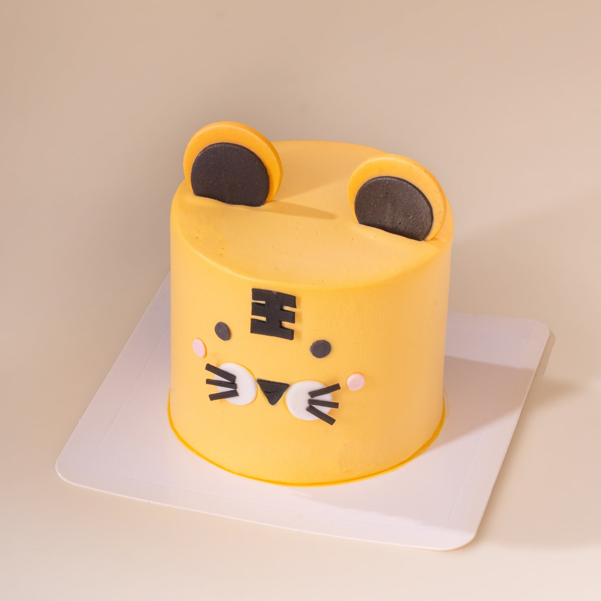 Mini 3-inch custom cake featuring an Orange Tiger design, handcrafted for birthdays and celebrations in Malaysia. Designer cake available for delivery.